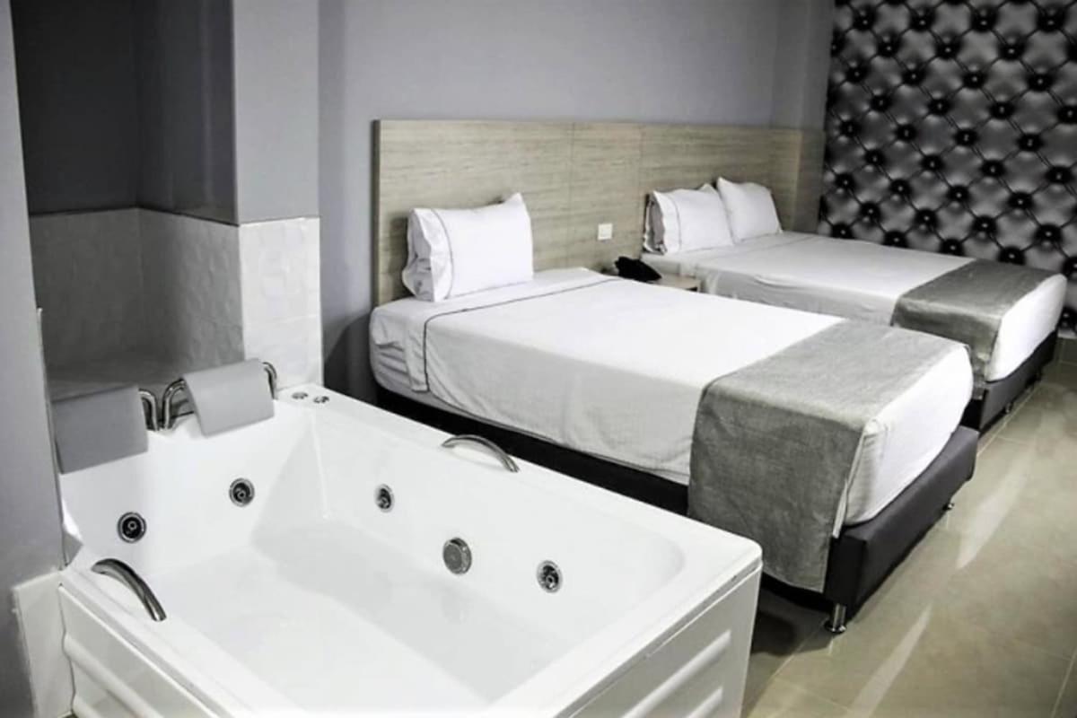 Hotel Lleras Express Medellín Dış mekan fotoğraf