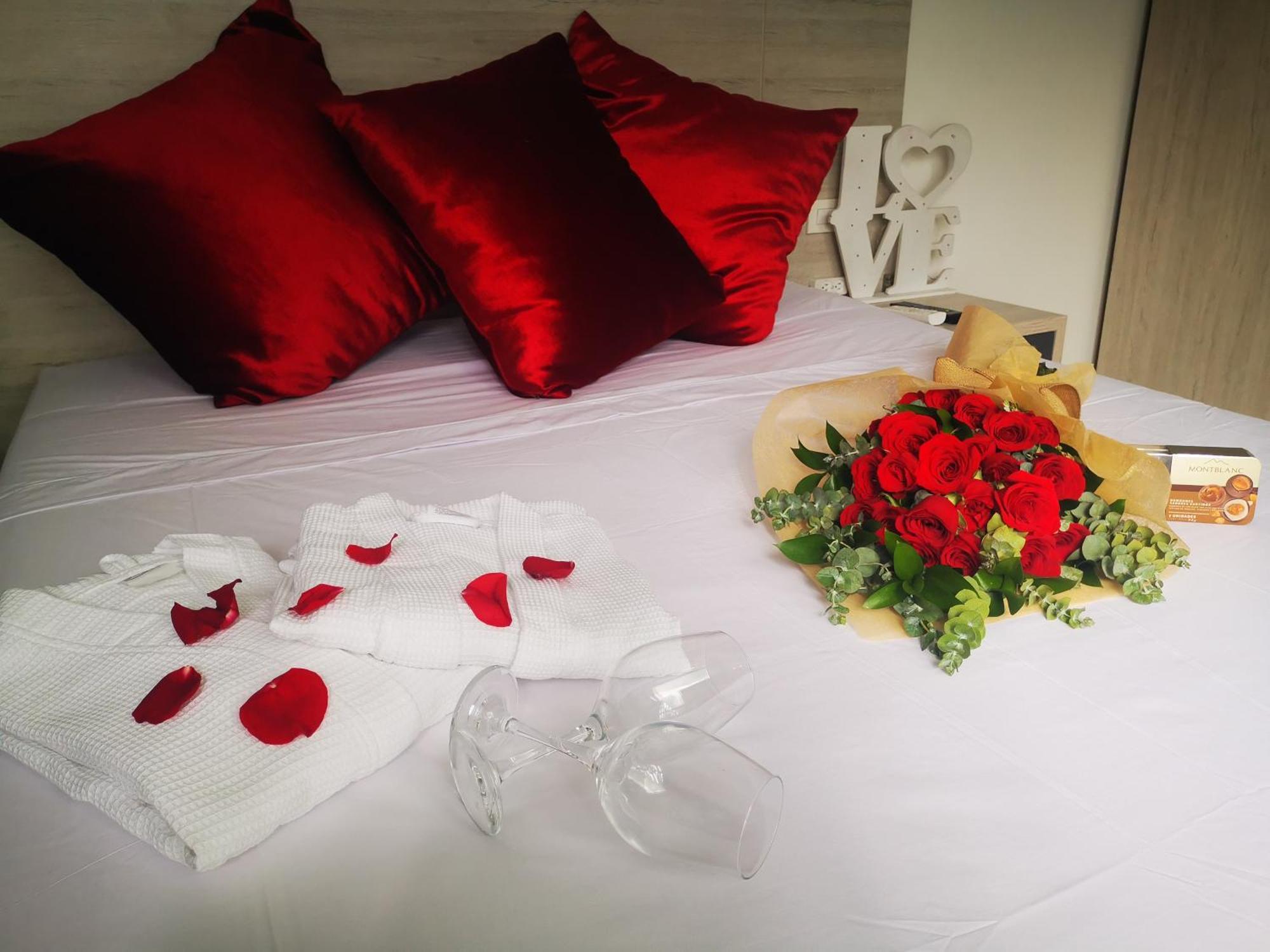 Hotel Lleras Express Medellín Dış mekan fotoğraf