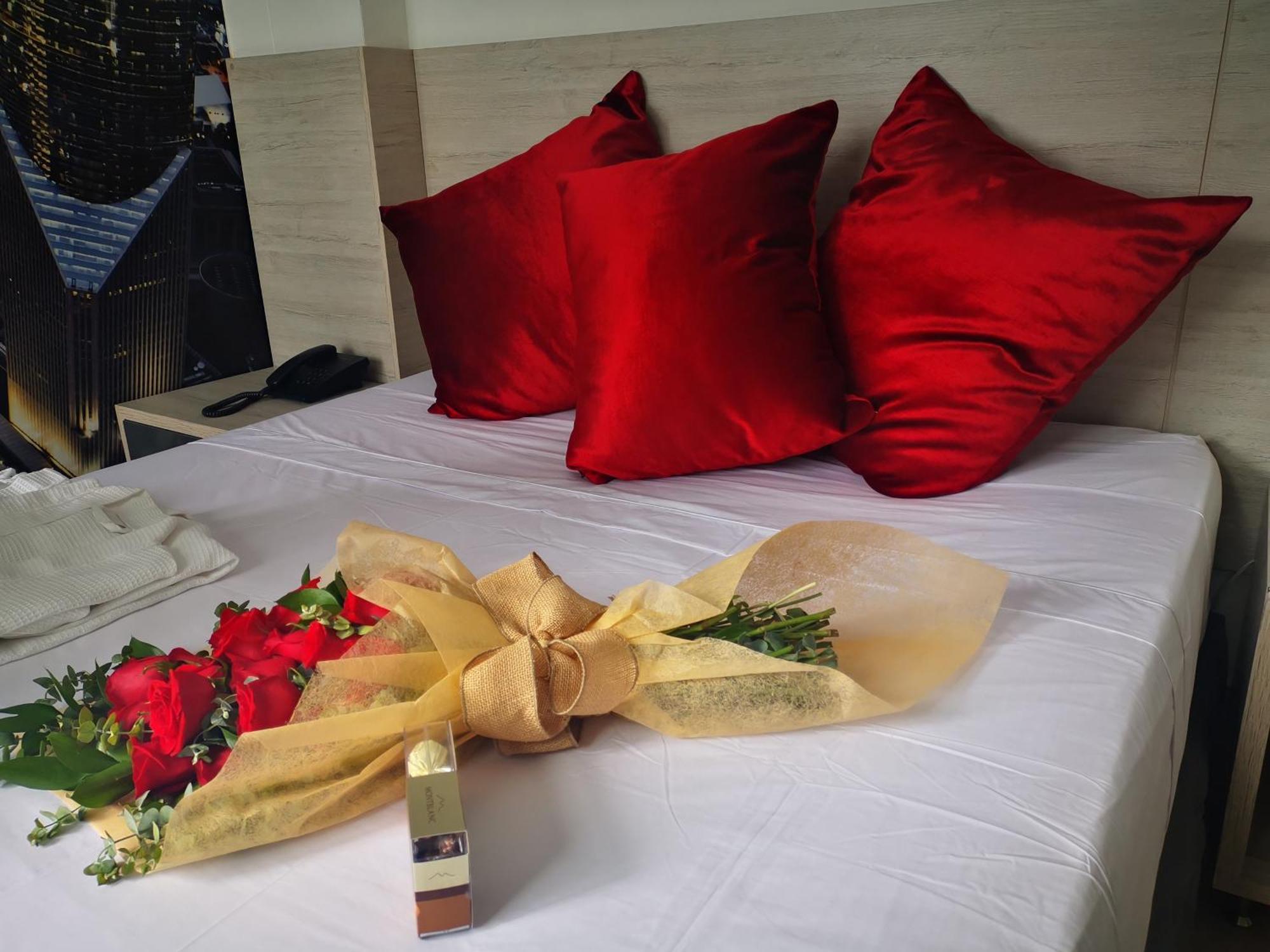 Hotel Lleras Express Medellín Dış mekan fotoğraf